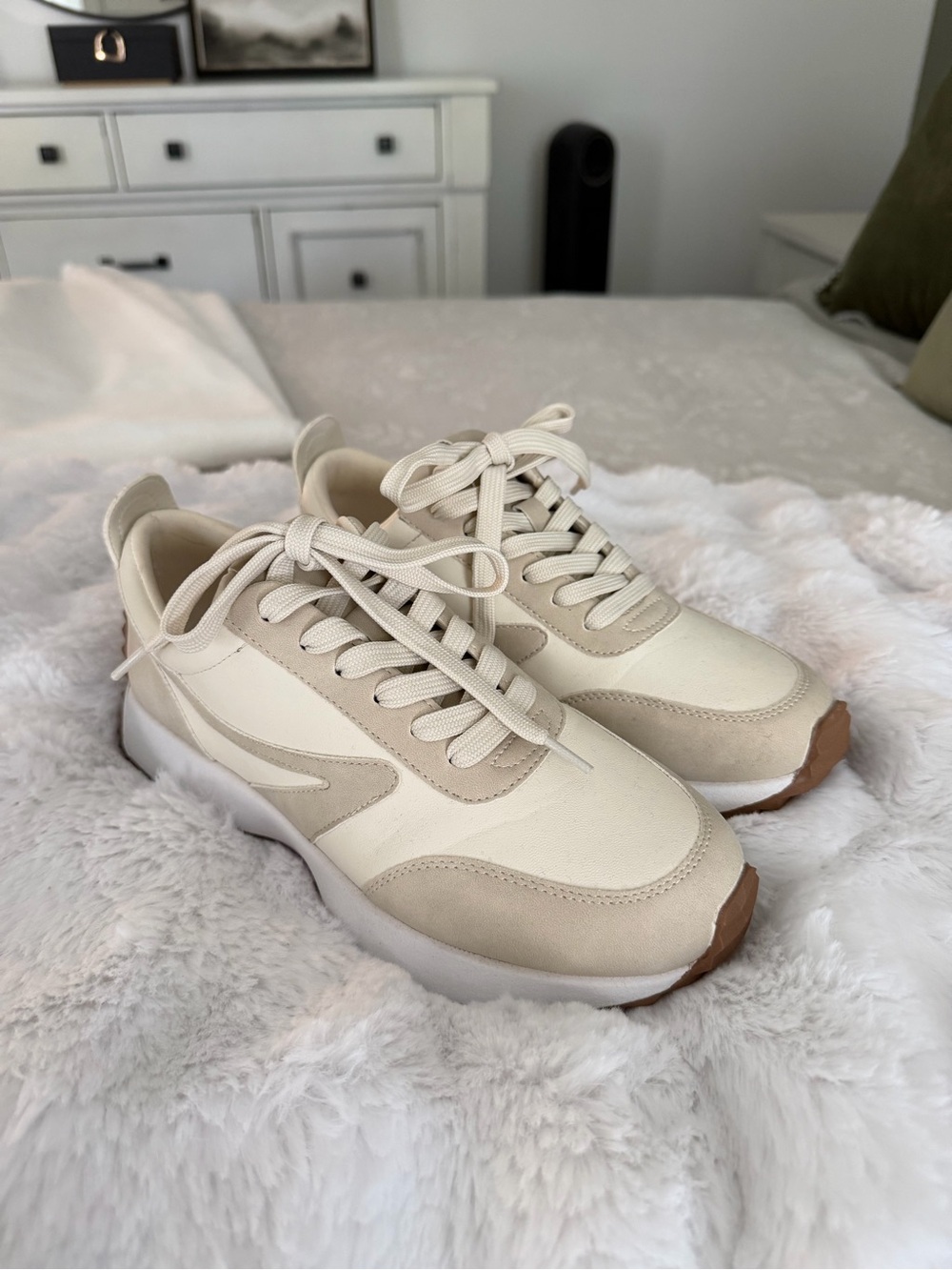 Dolce Vita Cream and Tan Low-Top Lace-Up Sneakers